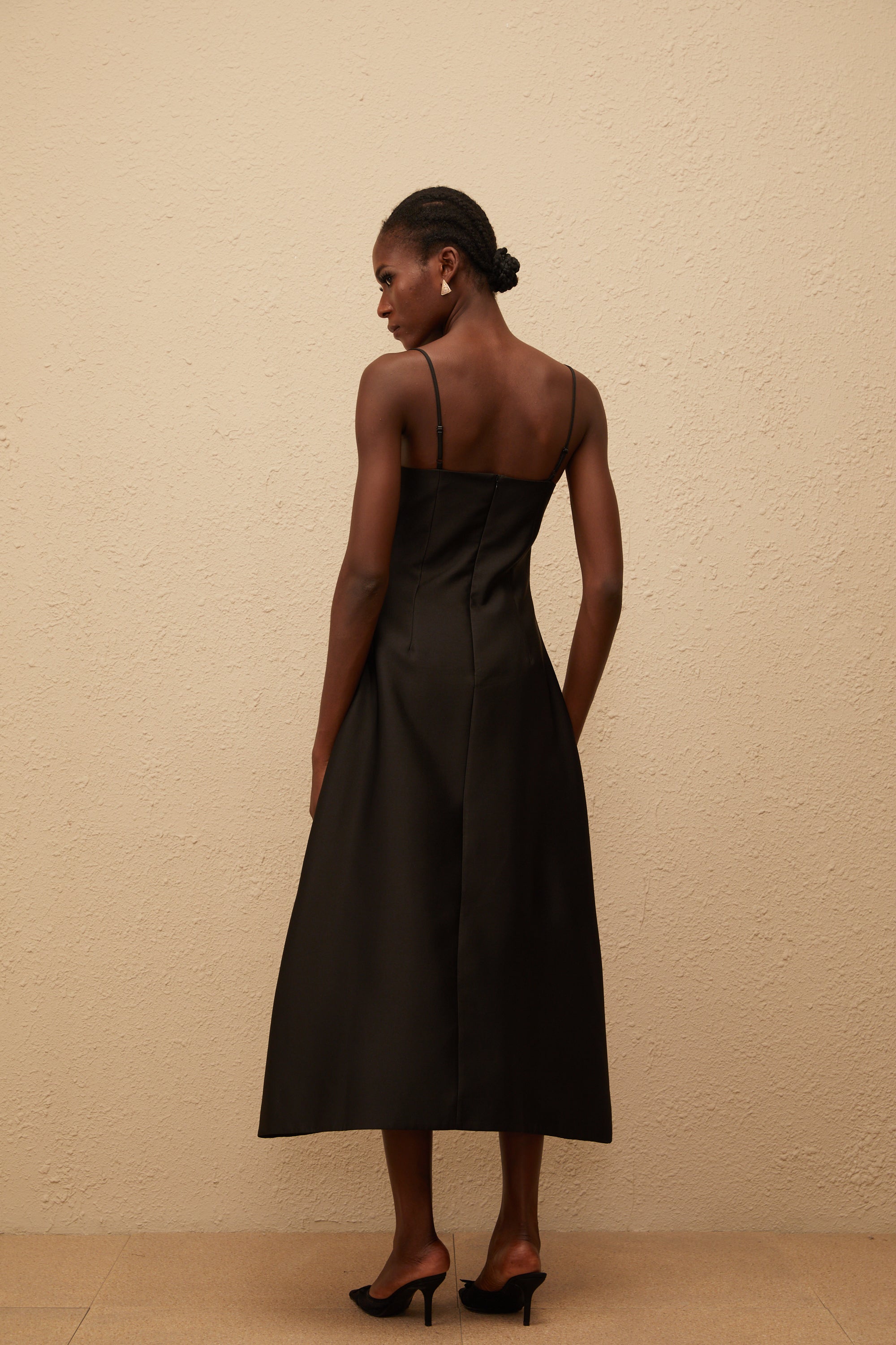 Kéziah Black Rose Appliqué Midi Dress