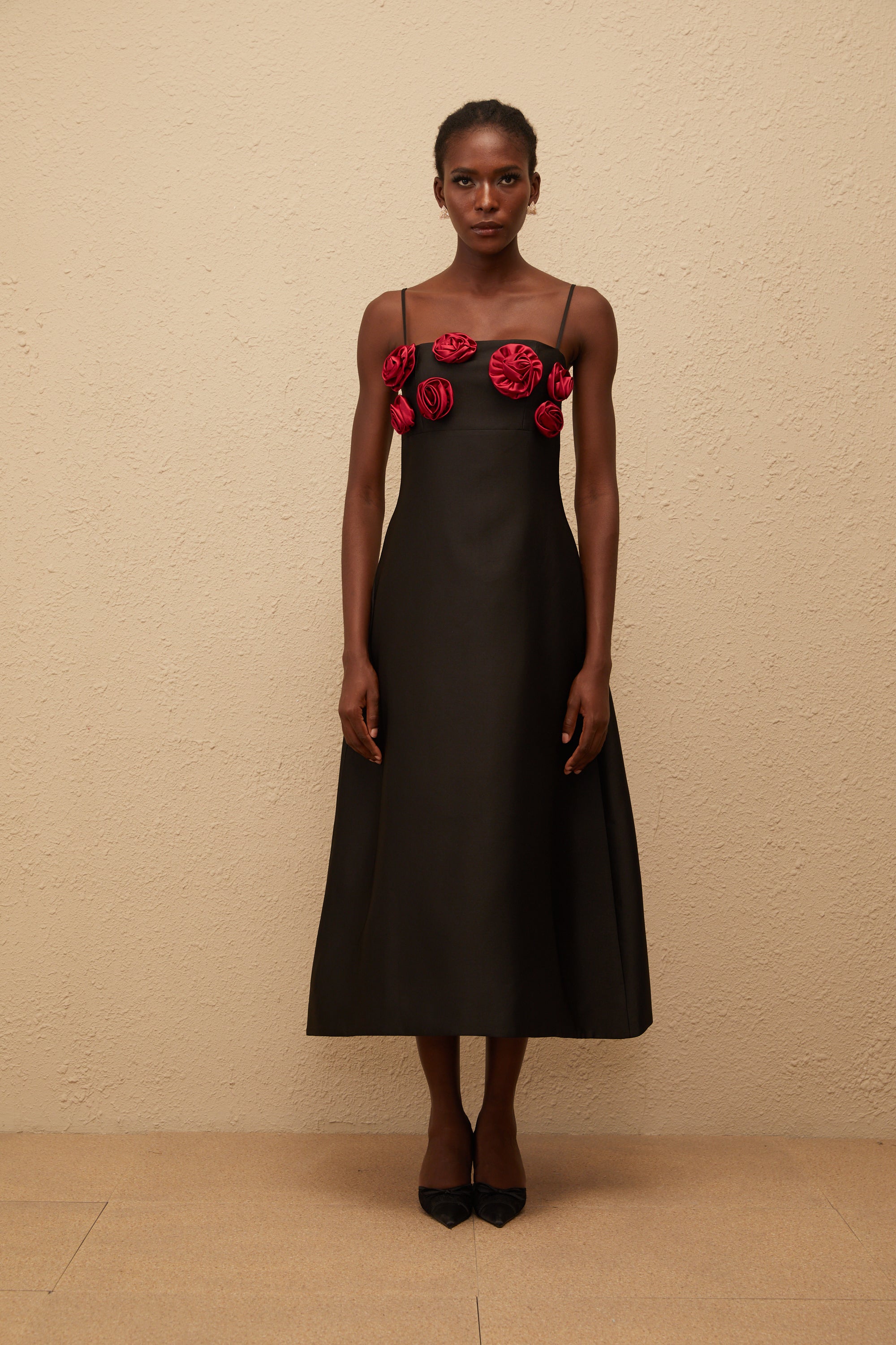 Kéziah Black Rose Appliqué Midi Dress