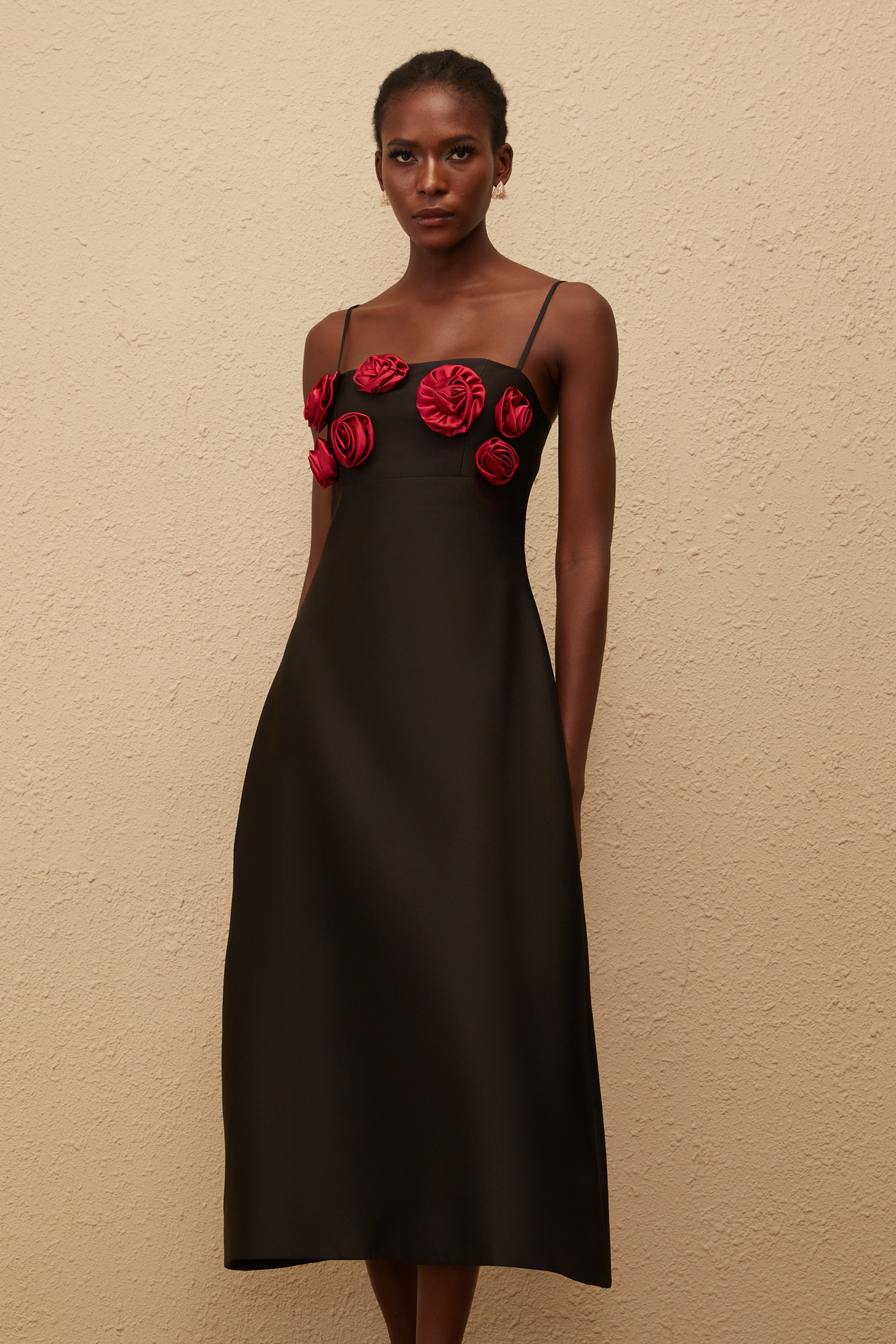Kéziah Black Rose Appliqué Midi Dress