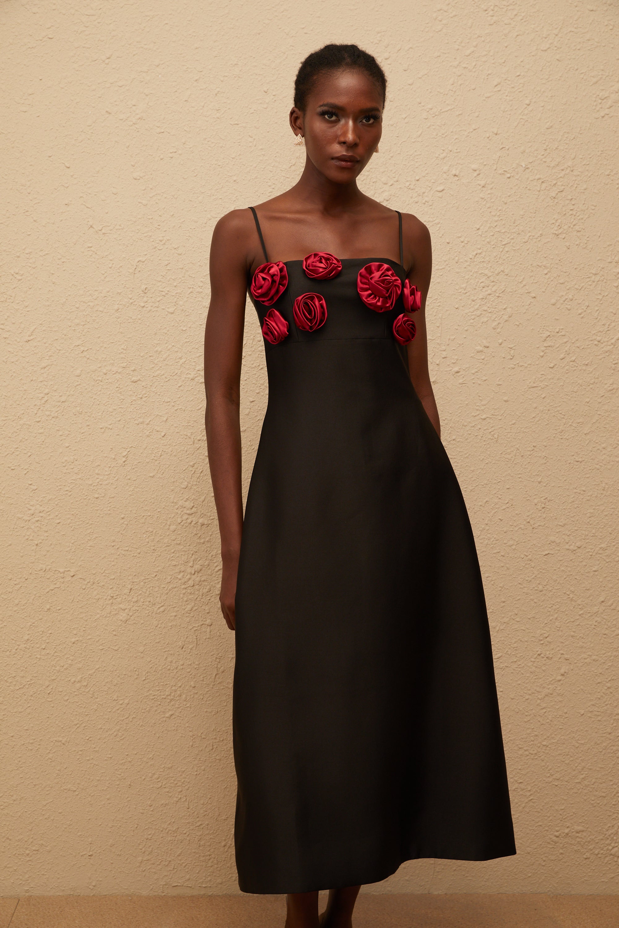 Kéziah Black Rose Appliqué Midi Dress