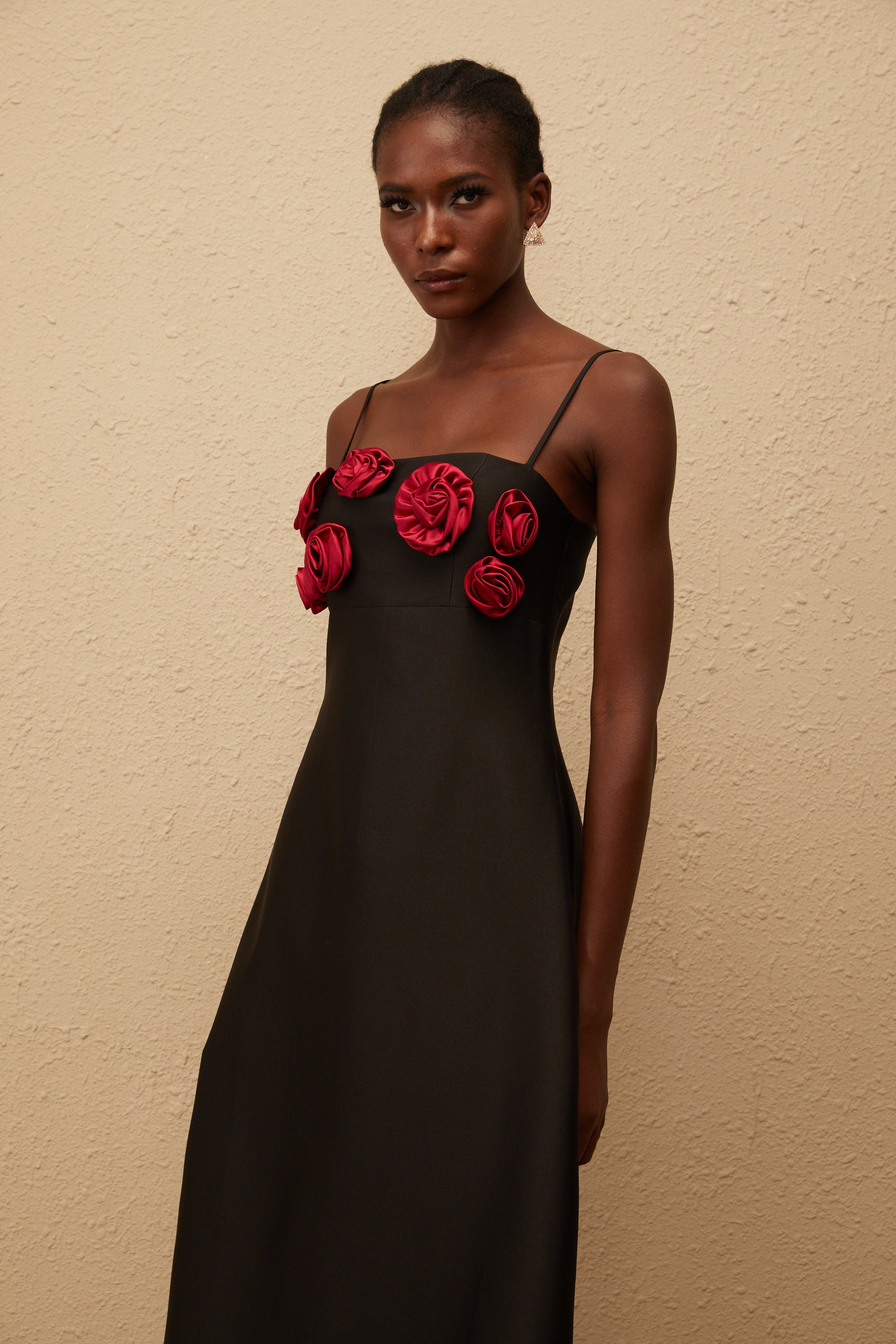 Kéziah Black Rose Appliqué Midi Dress