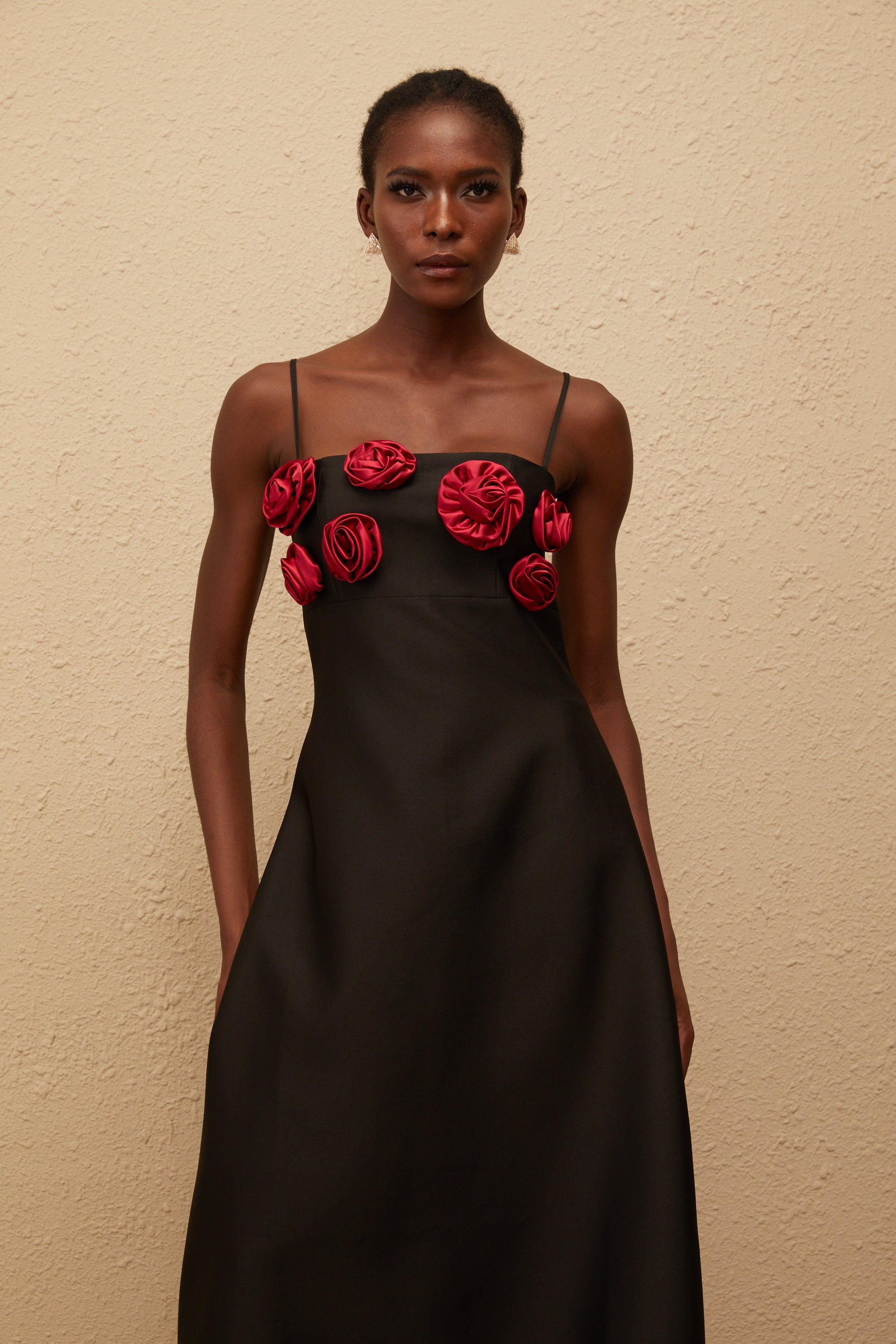 Kéziah Black Rose Appliqué Midi Dress