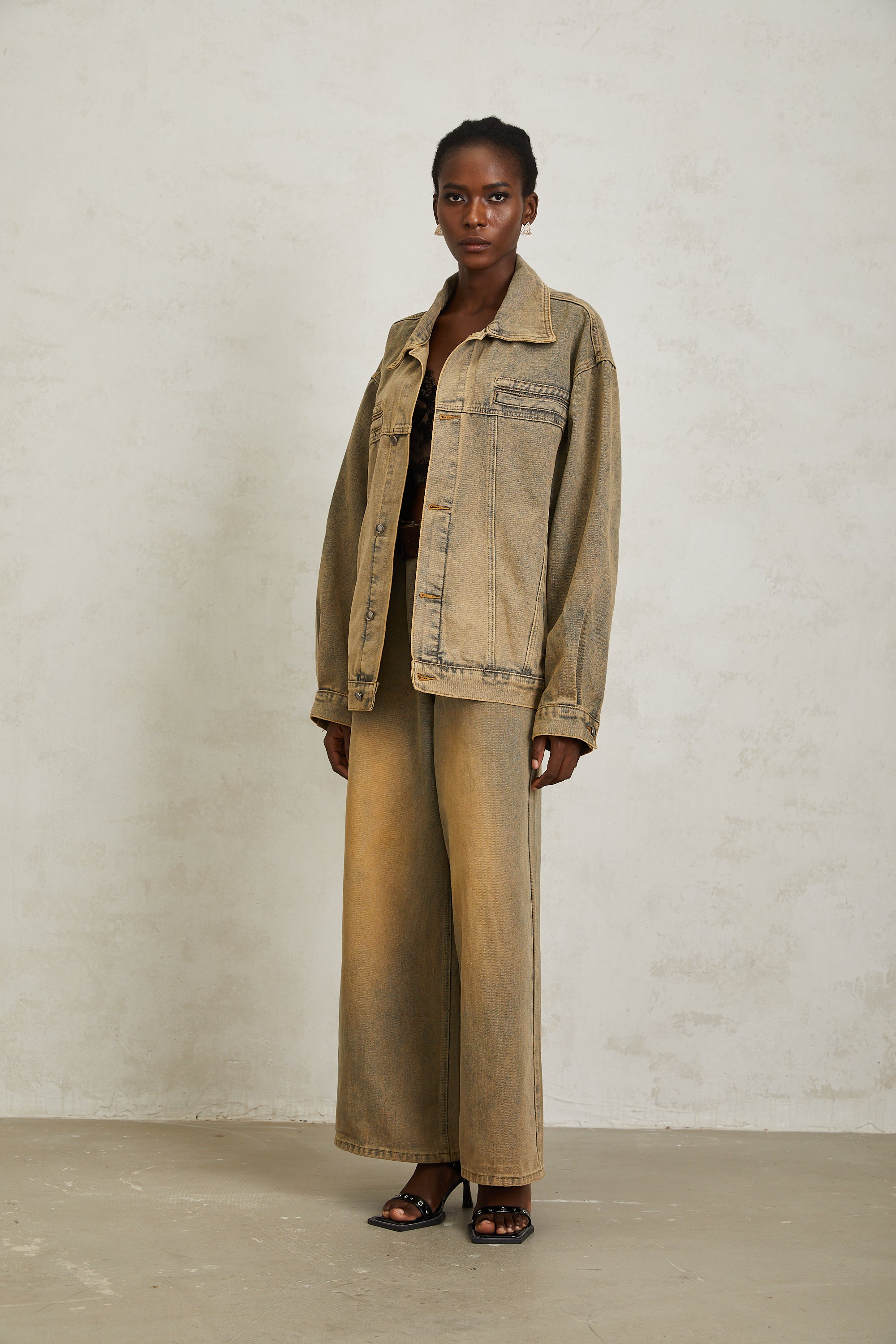 Loanne Light Blue Faded Denim Jeans