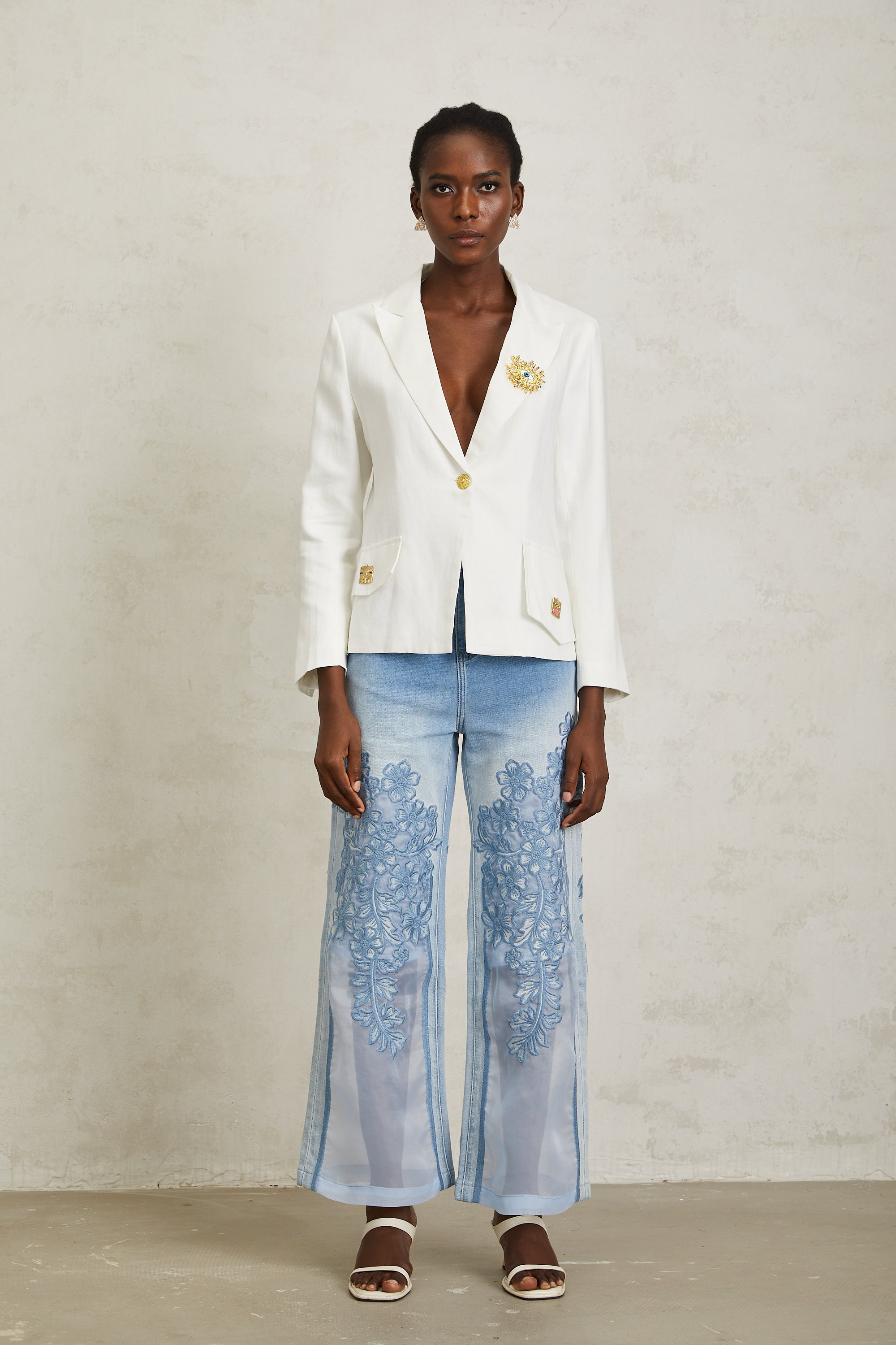 Donatienne White Brooch Detail Linen Blazer