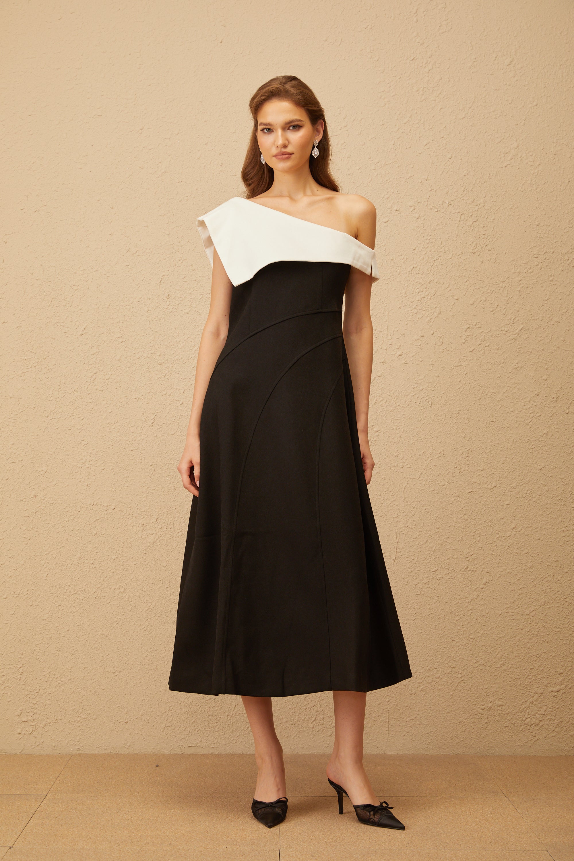 Mélanie Color Block Asymmetrical Midi Dress - black
