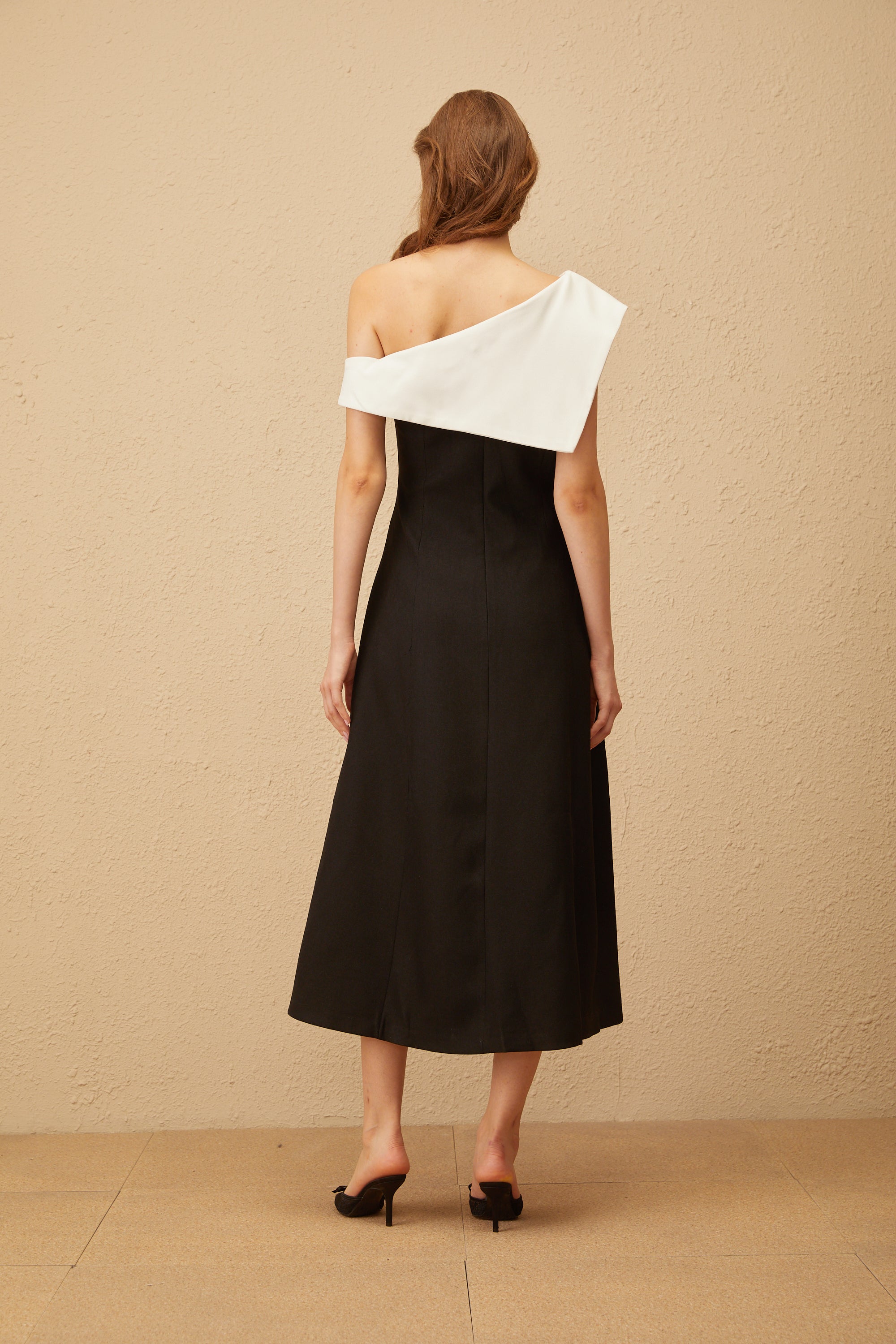 Mélanie Color Block Asymmetrical Midi Dress - black