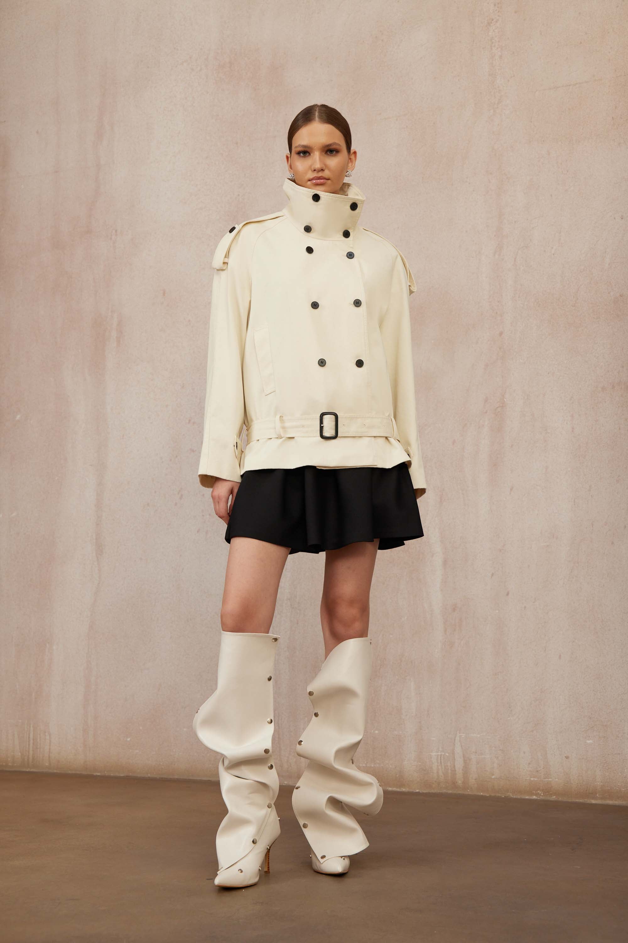 Calliopée White Double-Breasted Short Trench Coat