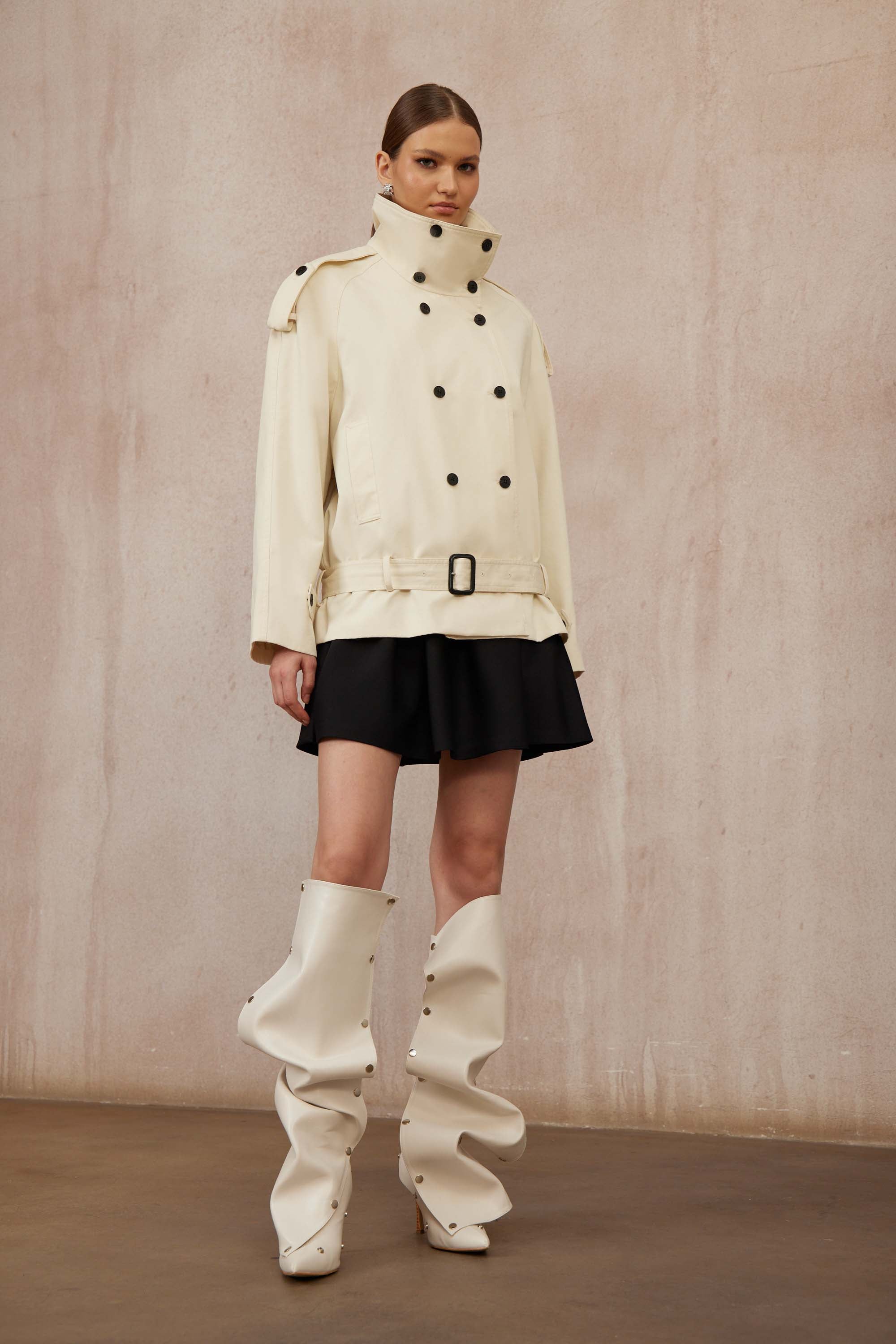 Calliopée White Double-Breasted Short Trench Coat