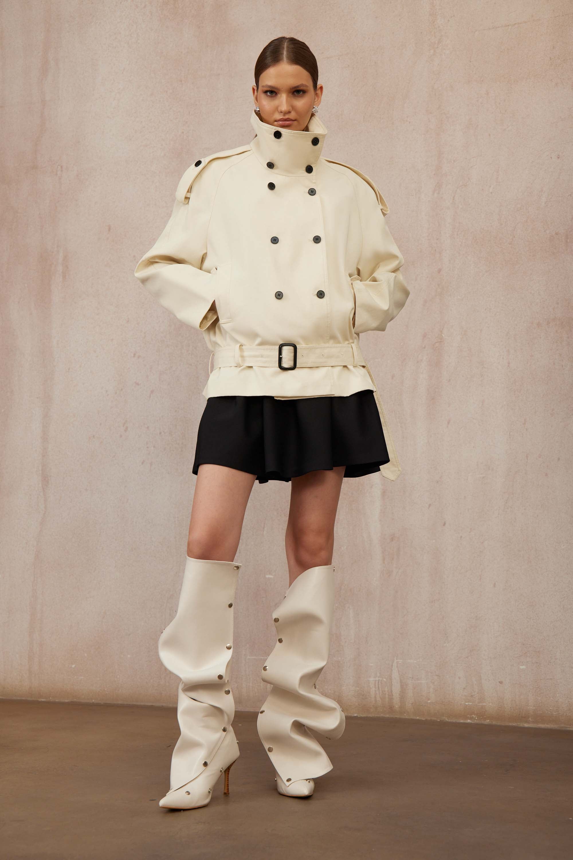 Calliopée White Double-Breasted Short Trench Coat