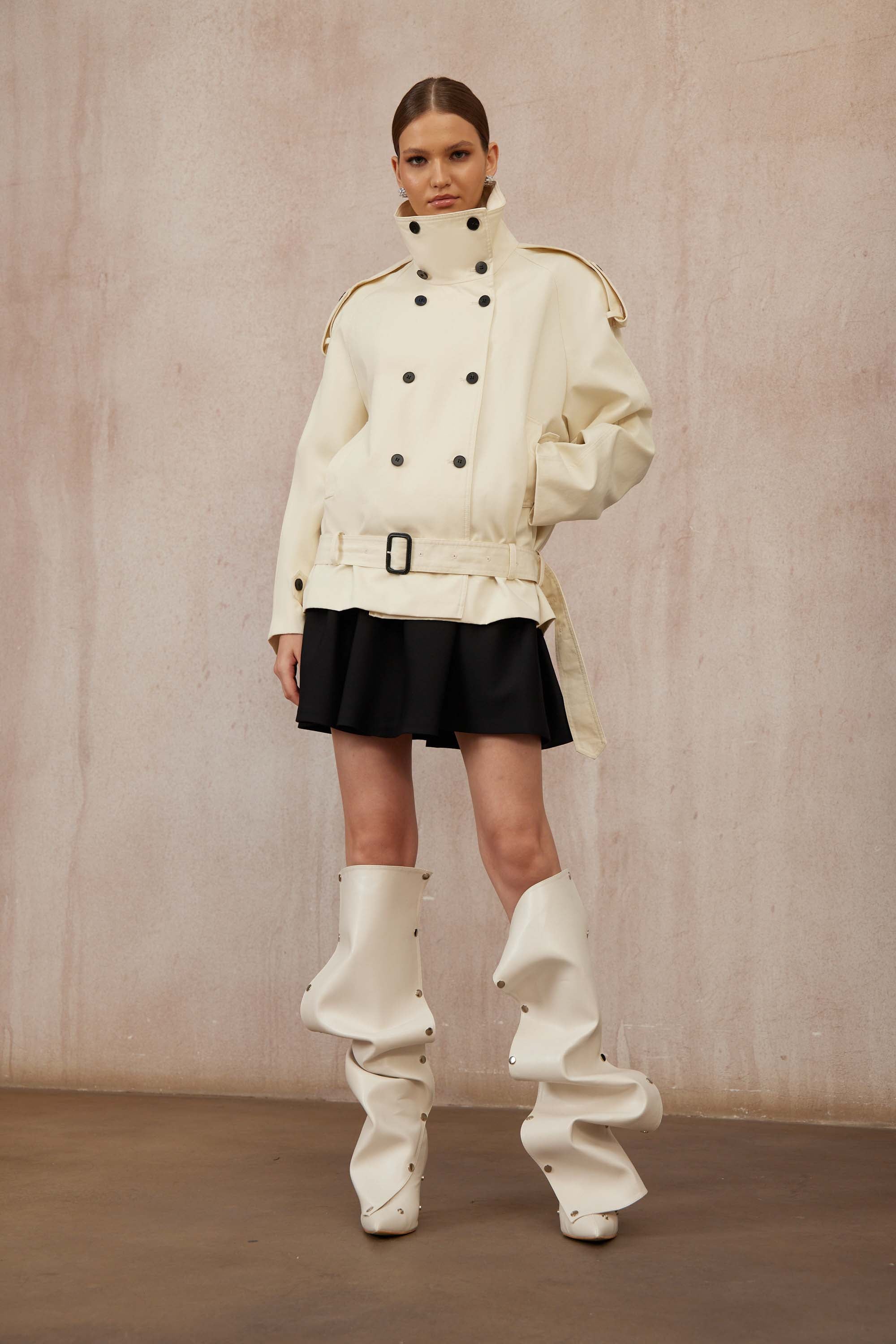 Calliopée White Double-Breasted Short Trench Coat