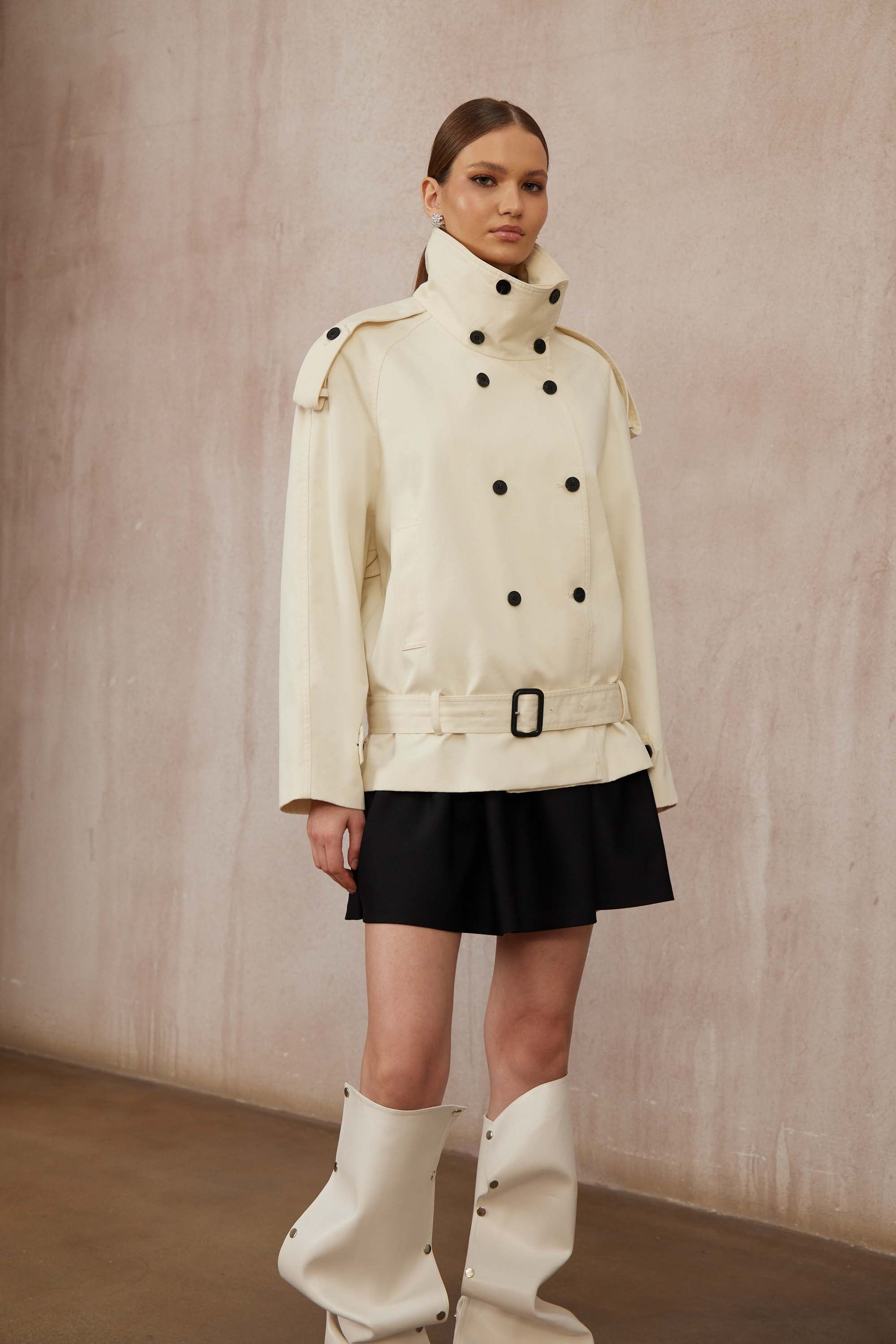 Calliopée White Double-Breasted Short Trench Coat