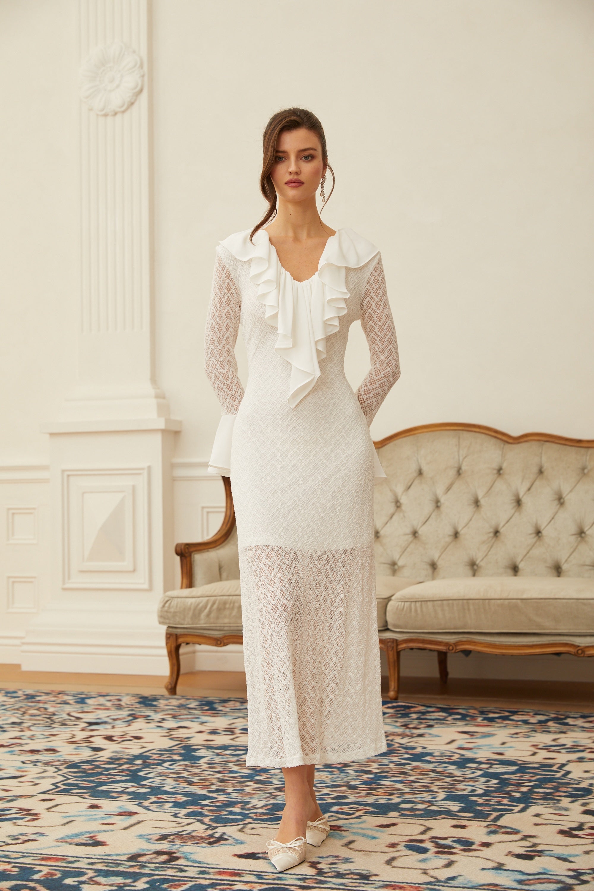 Mădălina White Wavy Pattern Lace Maxi Dress