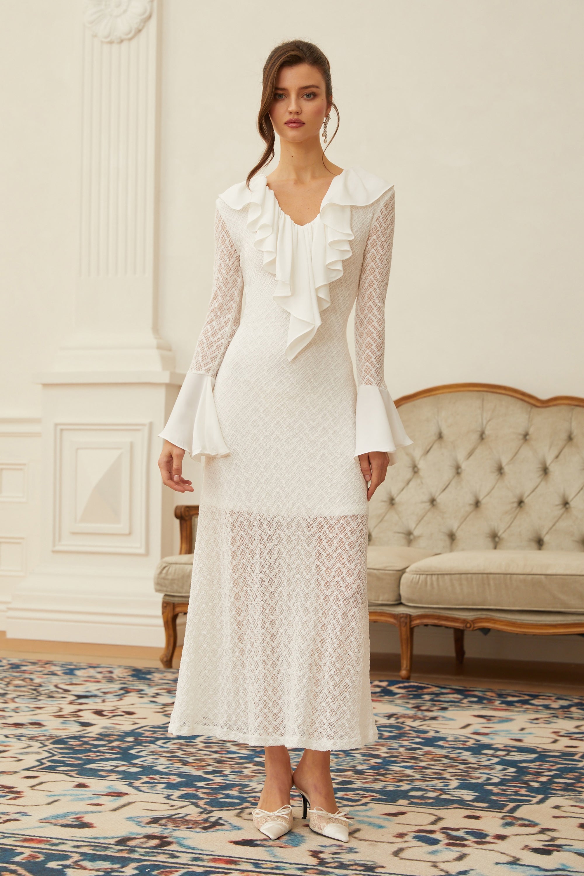 Mădălina White Wavy Pattern Lace Maxi Dress