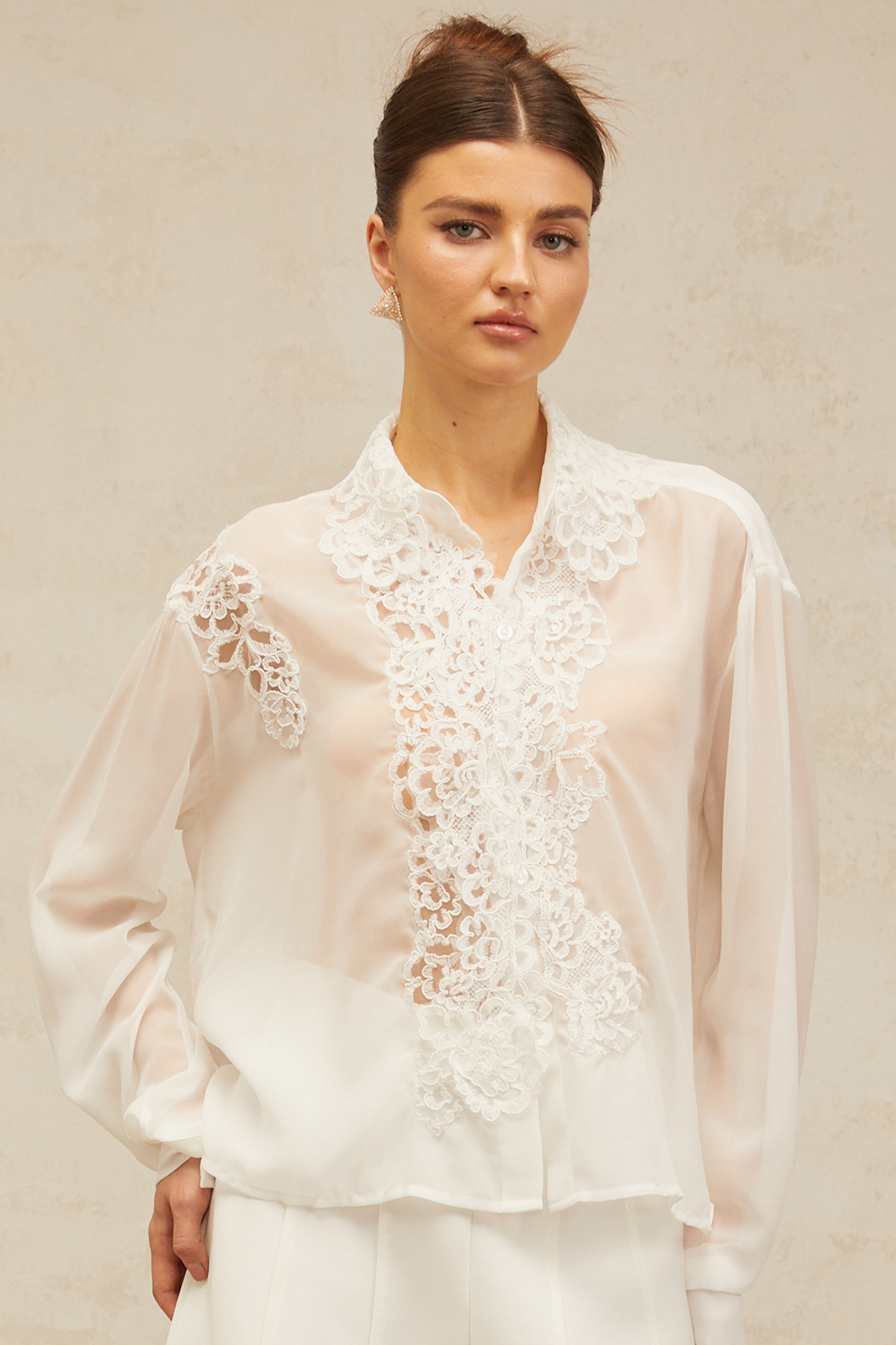 Nadine white flower-embroidered lace-panel shirt