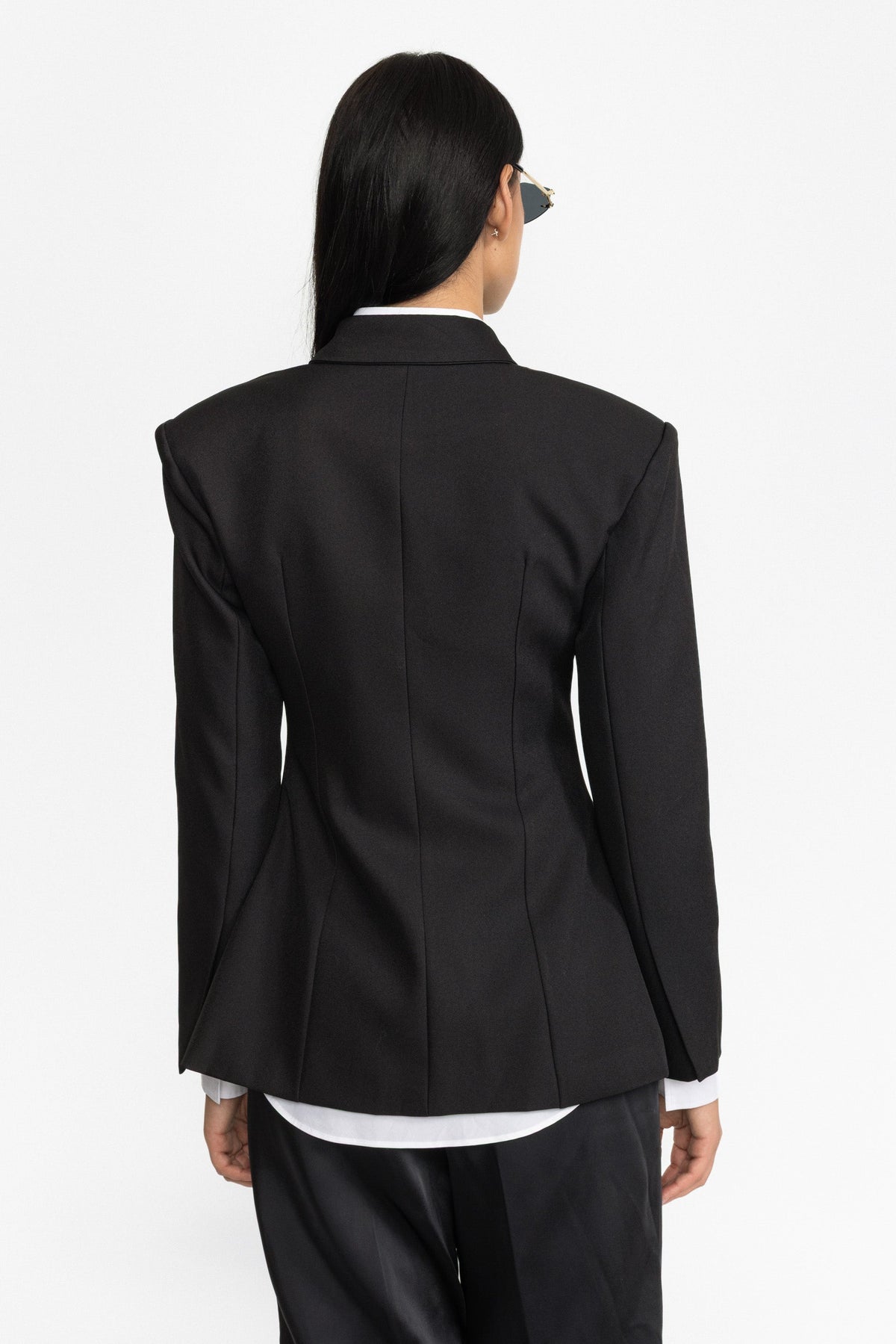 Sculpted Pointed-Collar Hook-Front Blazer - Black
