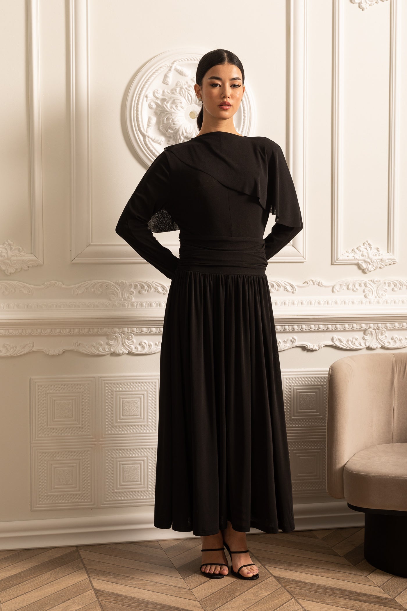 Elegant Dress With Ruched Waist, Pleated Maxi Skirt And Cape-Like Layered Top - Black