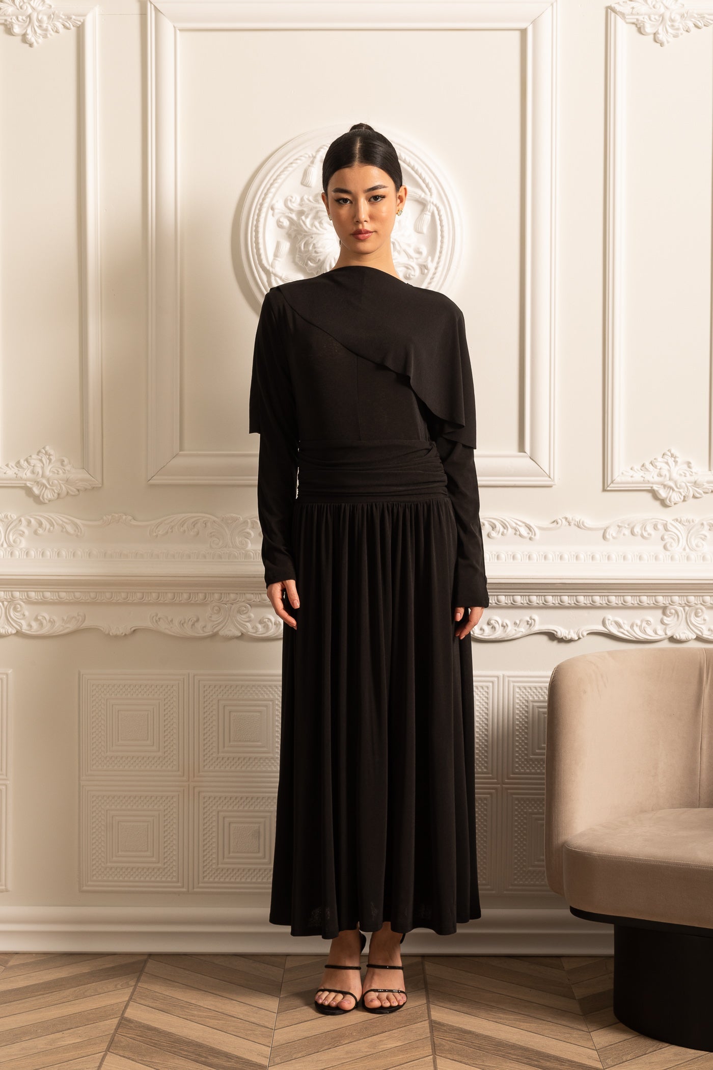 Elegant Dress With Ruched Waist, Pleated Maxi Skirt And Cape-Like Layered Top - Black