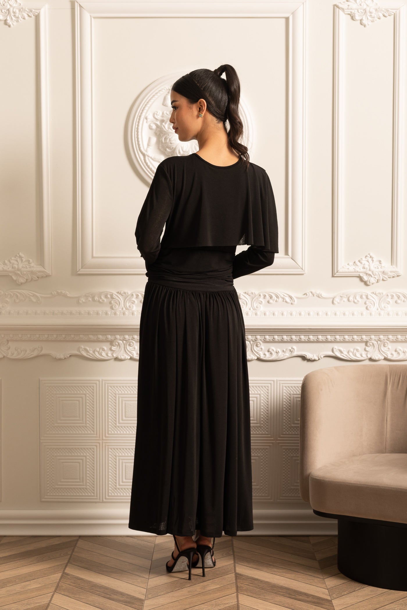 Elegant Dress With Ruched Waist, Pleated Maxi Skirt And Cape-Like Layered Top - Black