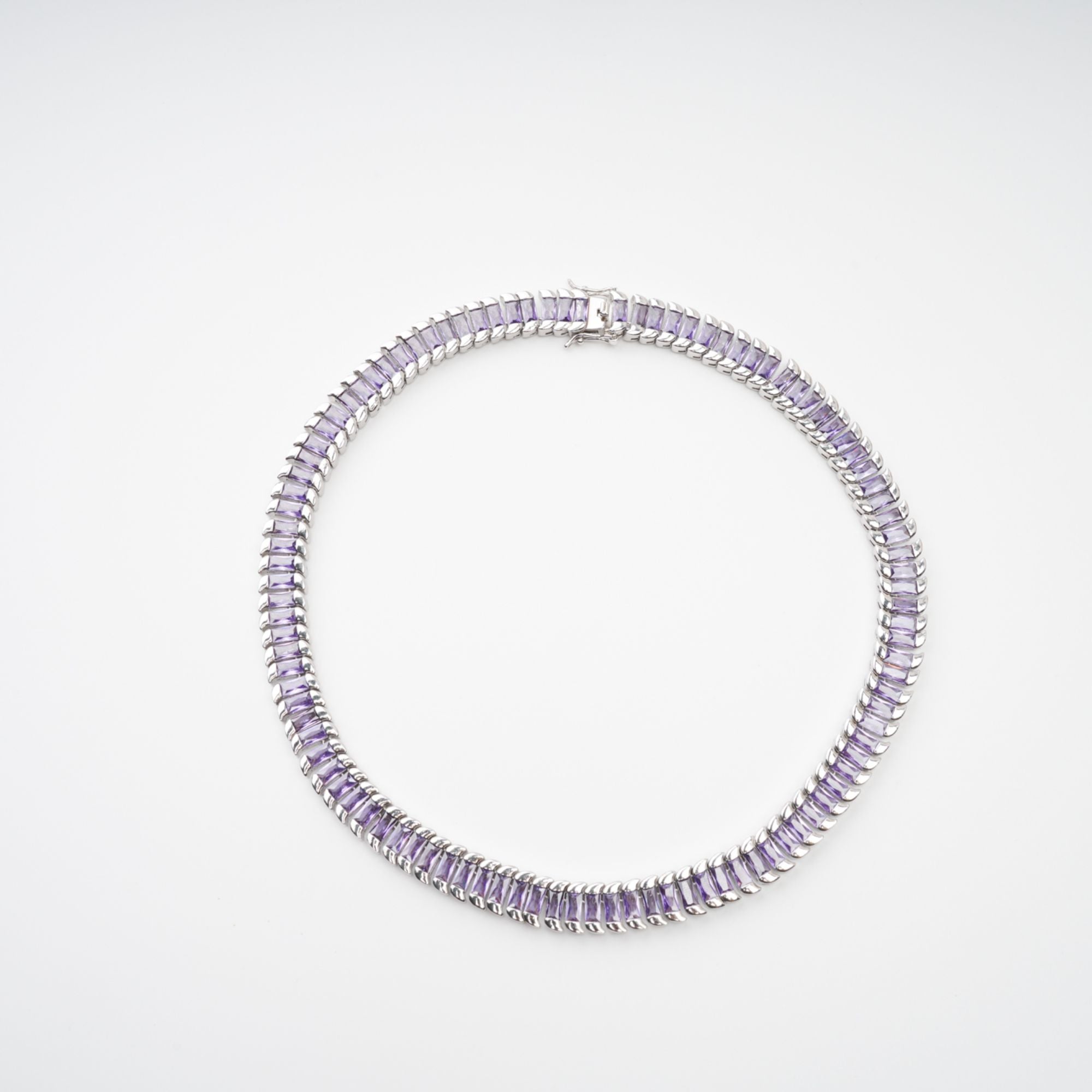 Isoline Light Purple Crystal Embellished Necklace