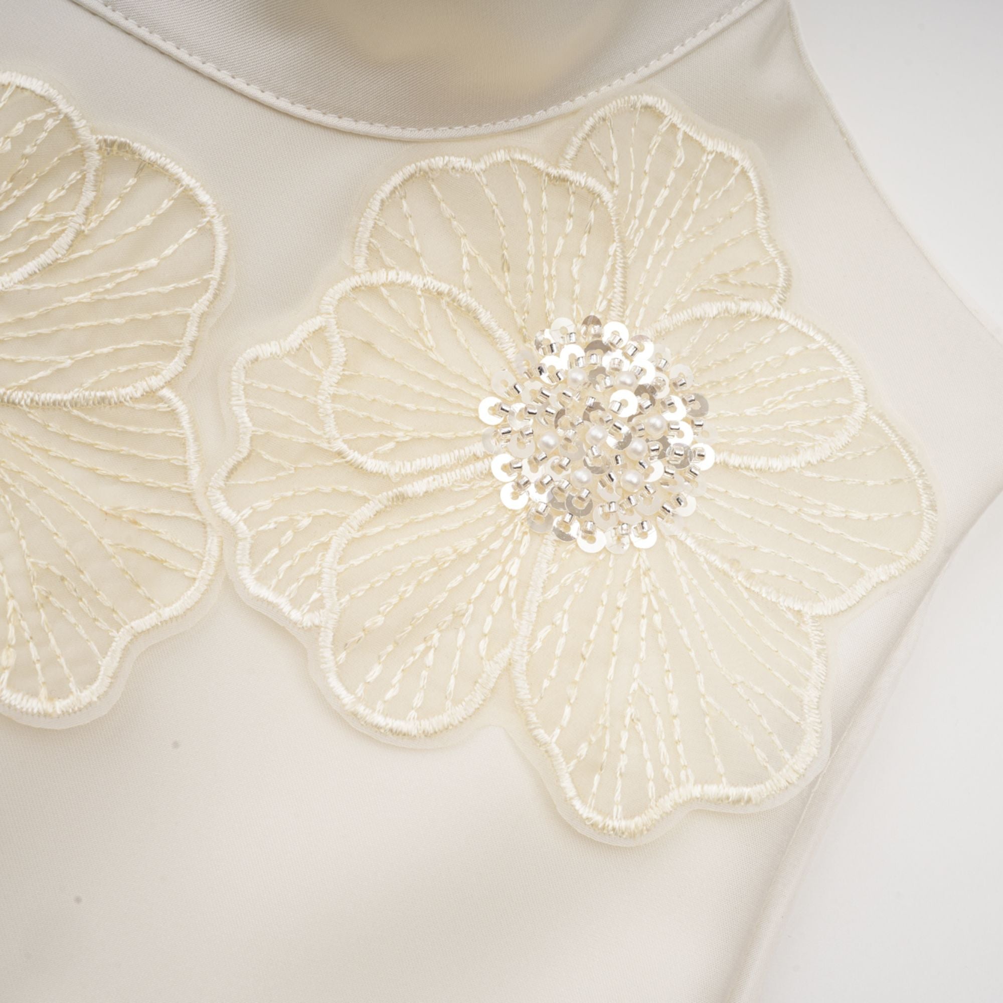 Émilie sleeveless floral-applique midi dress in White (Final Sale-US Only)
