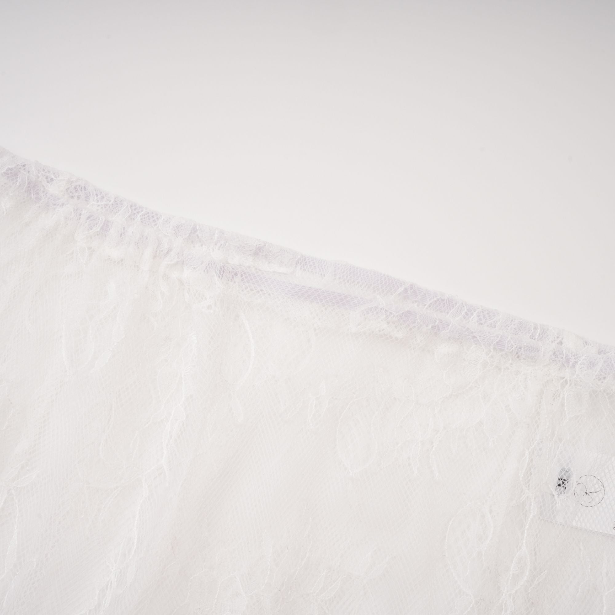 Adélise White Blazer & Lace Skirt Set