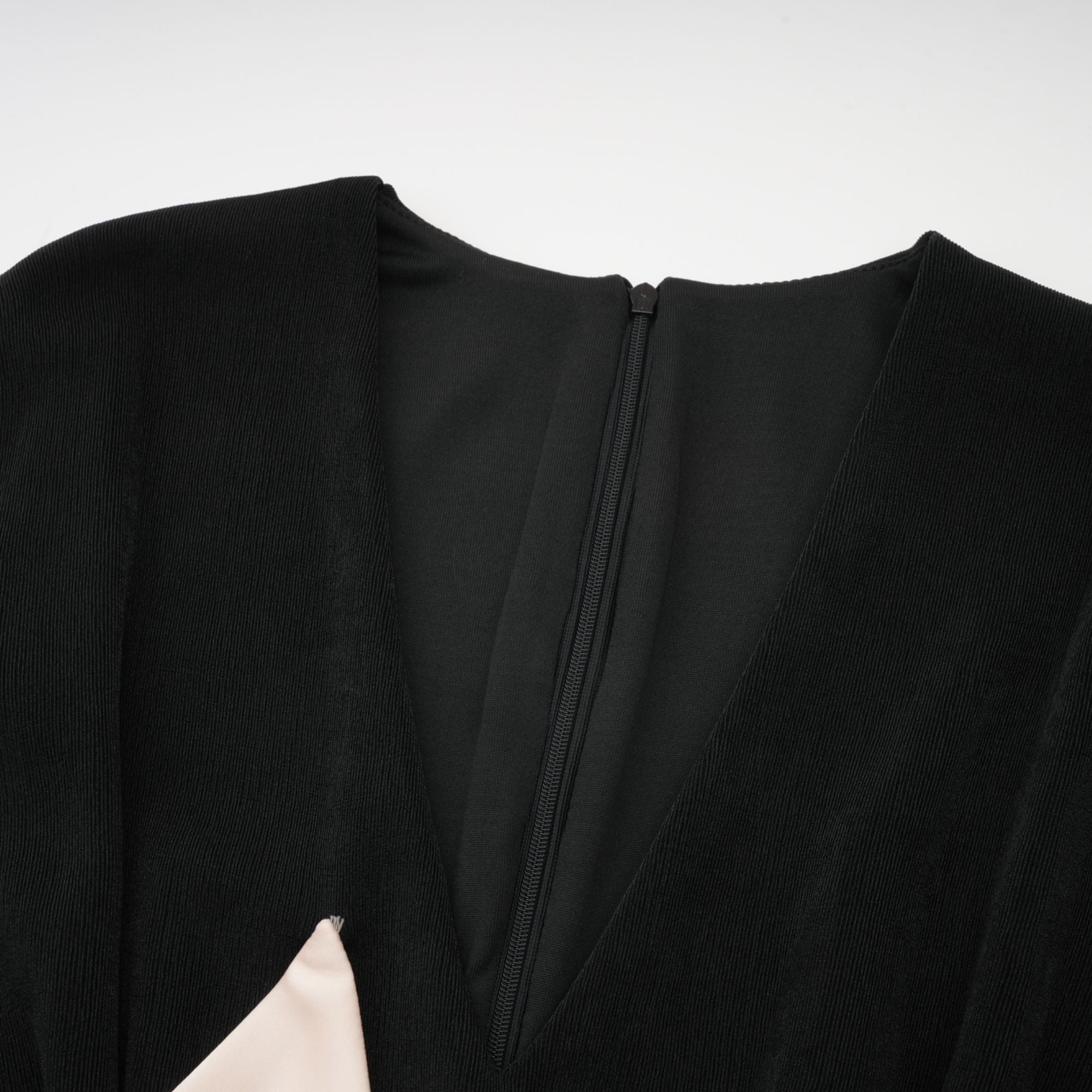 Karine contrast-color bowknot v-neck maxi dress (Final Sale-US Only)