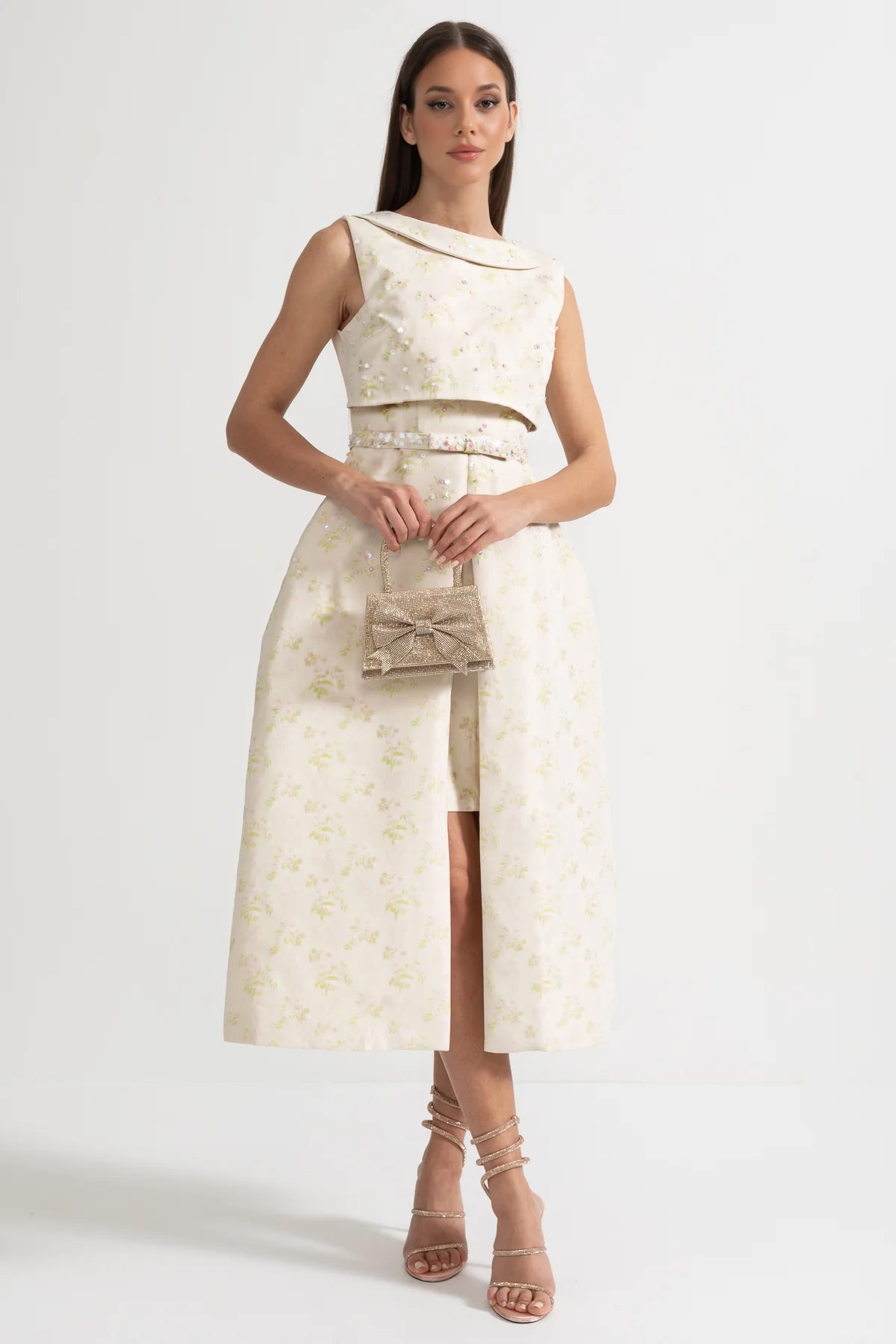 Floral Embroidered Sleeveless Dress With High Neckline And Front Slit - Ivoire
