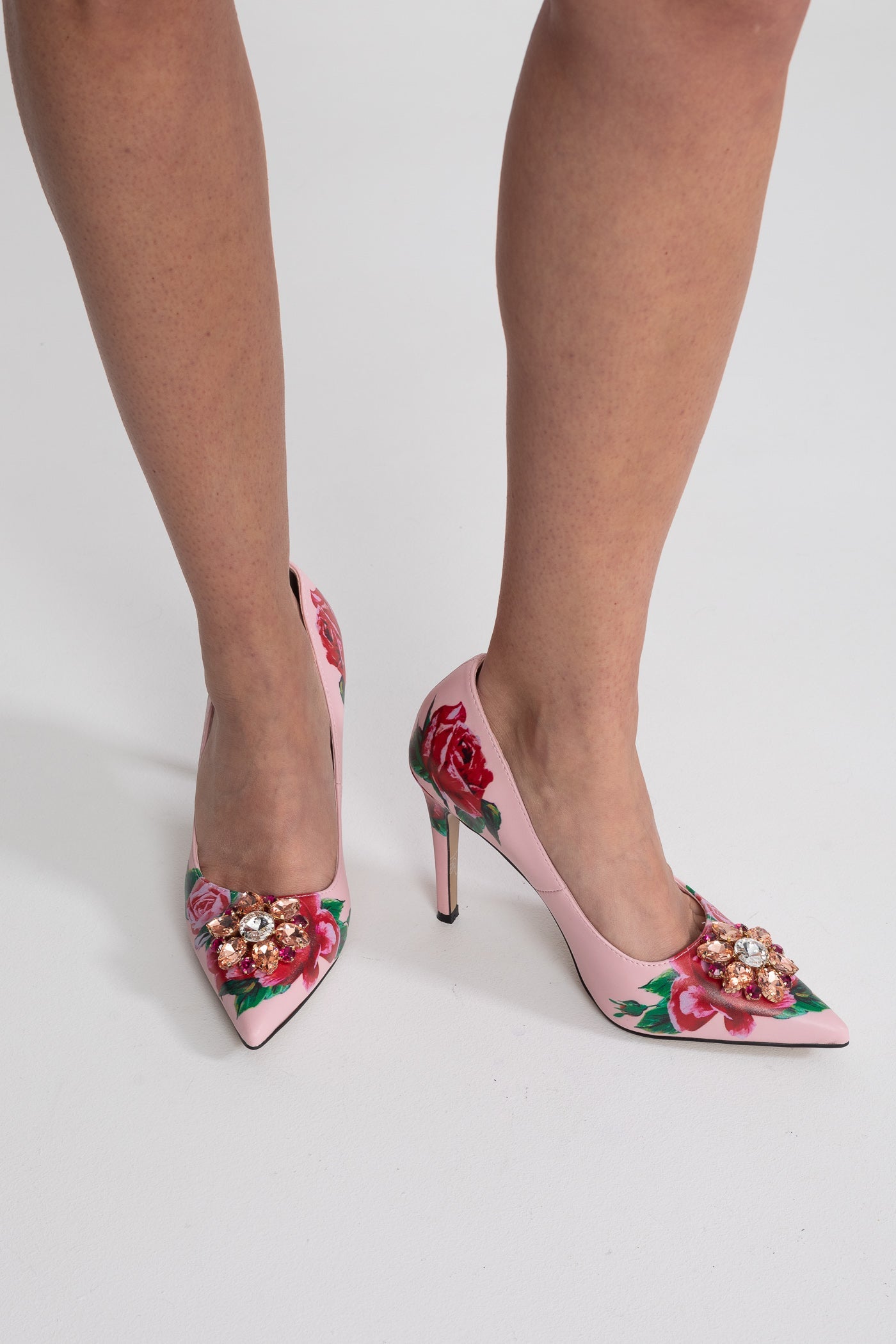 Rose-Print Pointed-Toe Pumps With Crystal Brooch - Pink