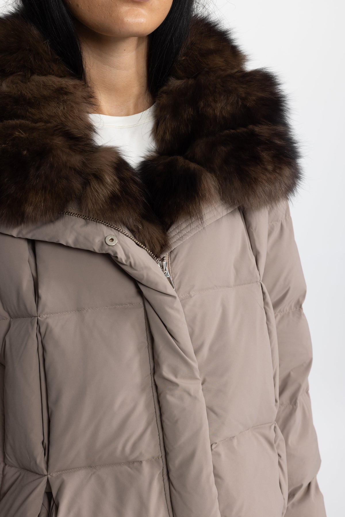 Aliénor Taupe Fox Fur Collar Cropped Down Puffer Jacket