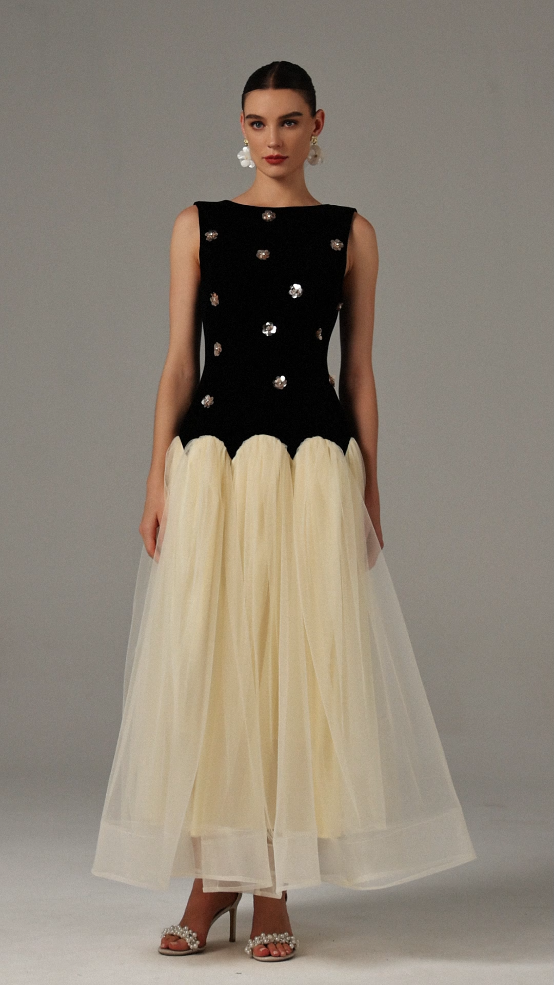 Roto Sleeveless Sequin Flowers Maxi Dress - View 8