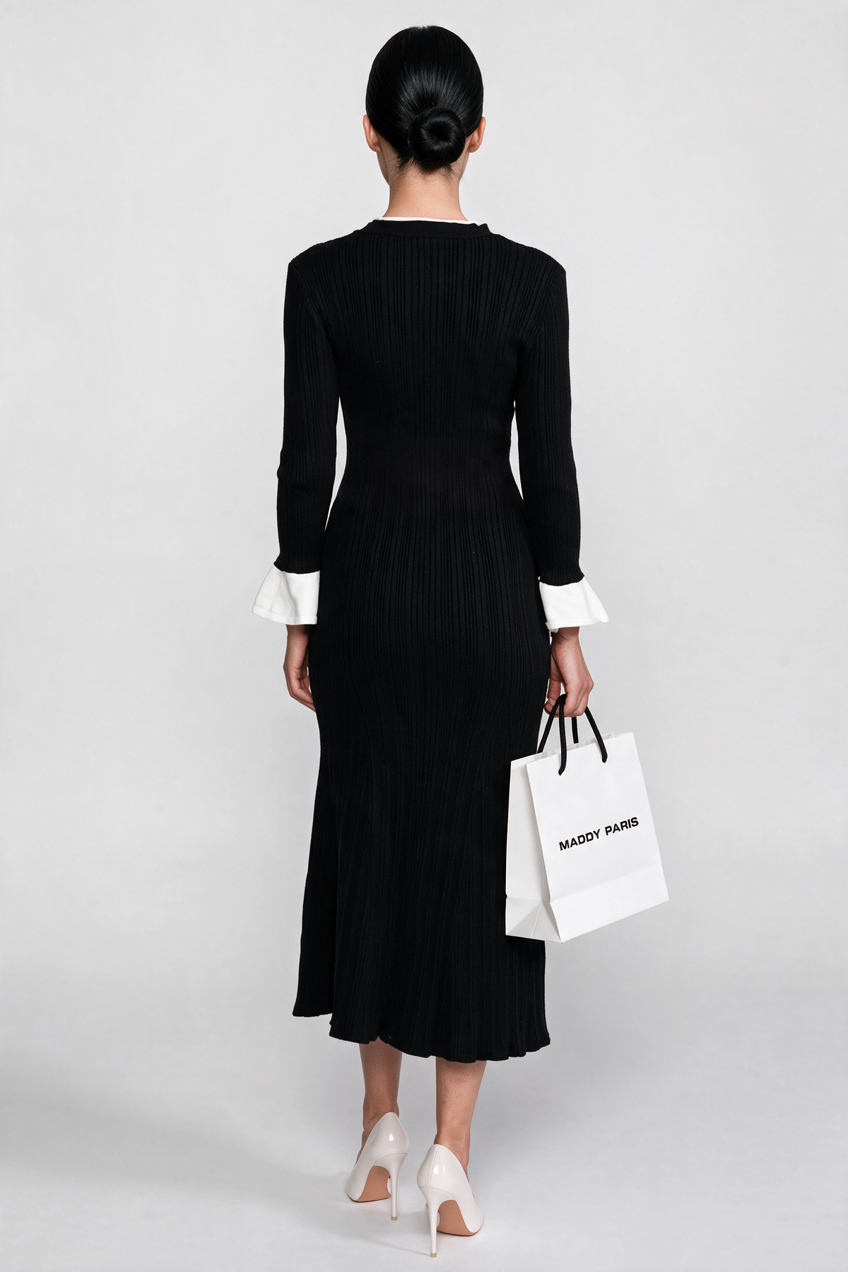 Ribbed Knit Midi Dress With White Cuffs And Collar - Black