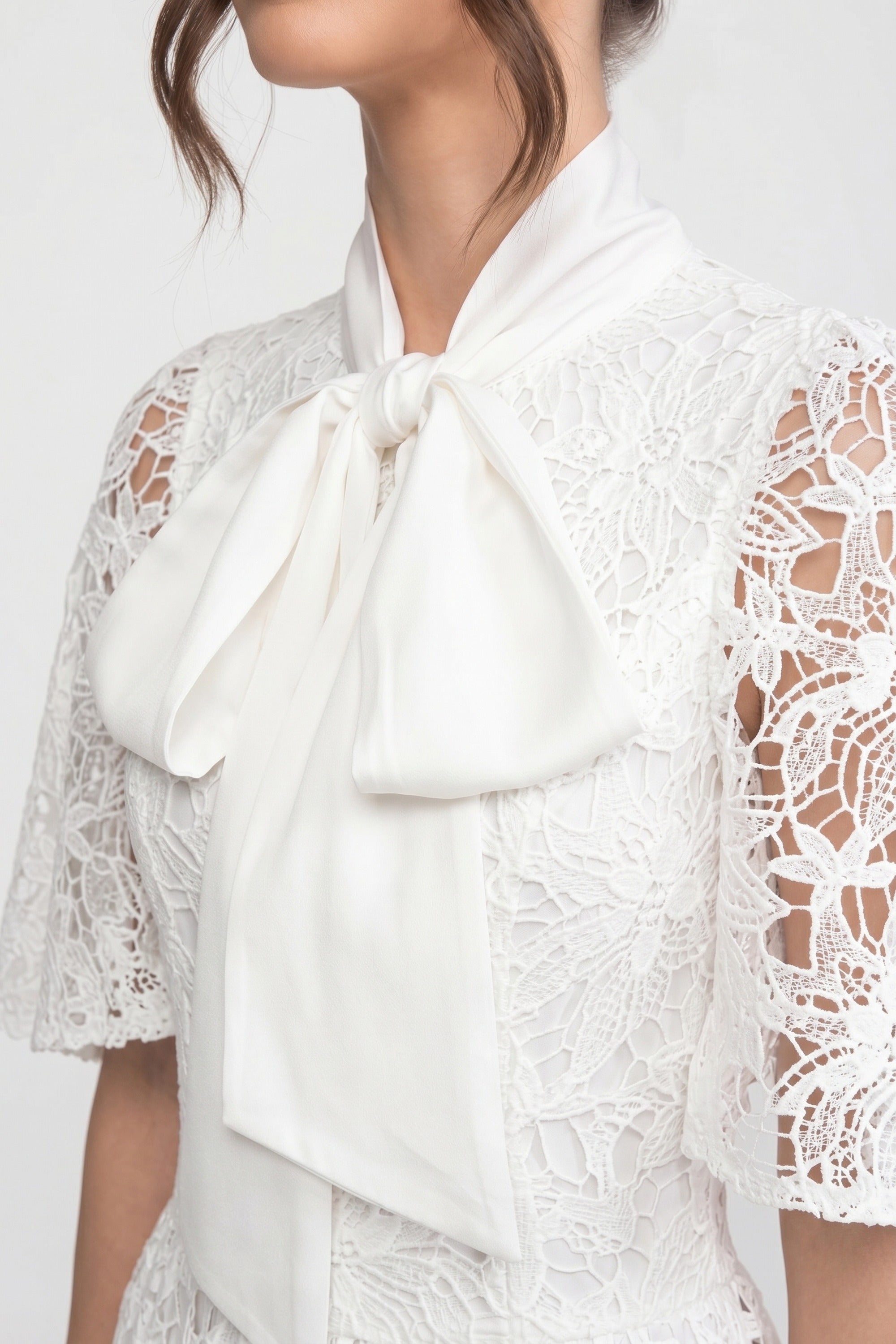 Short-Sleeve Floral Lace Maxi Dress With 3D Bow Detail - White