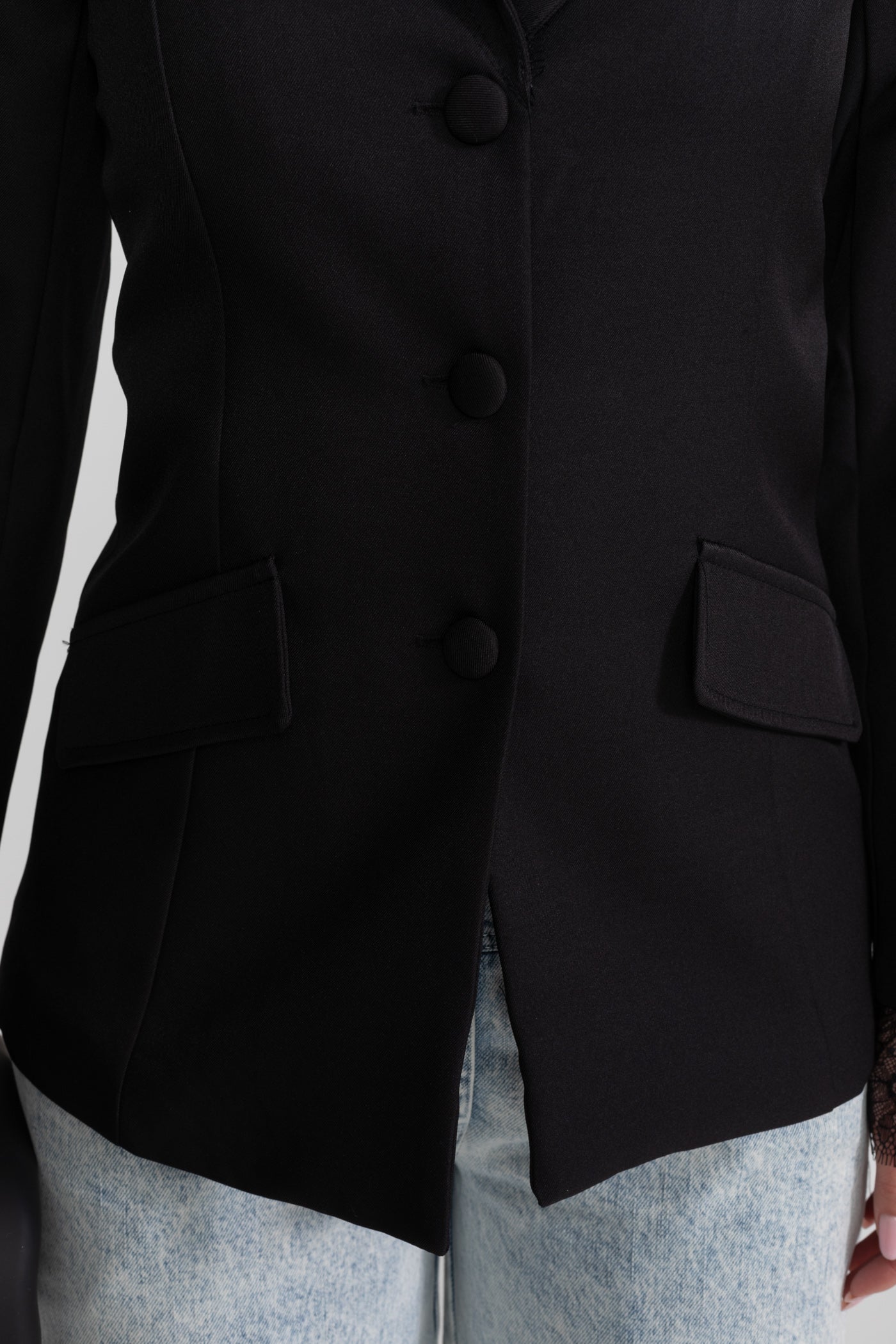 Tailored Lace-Trim Blazer With Tonal Button Closure – Black