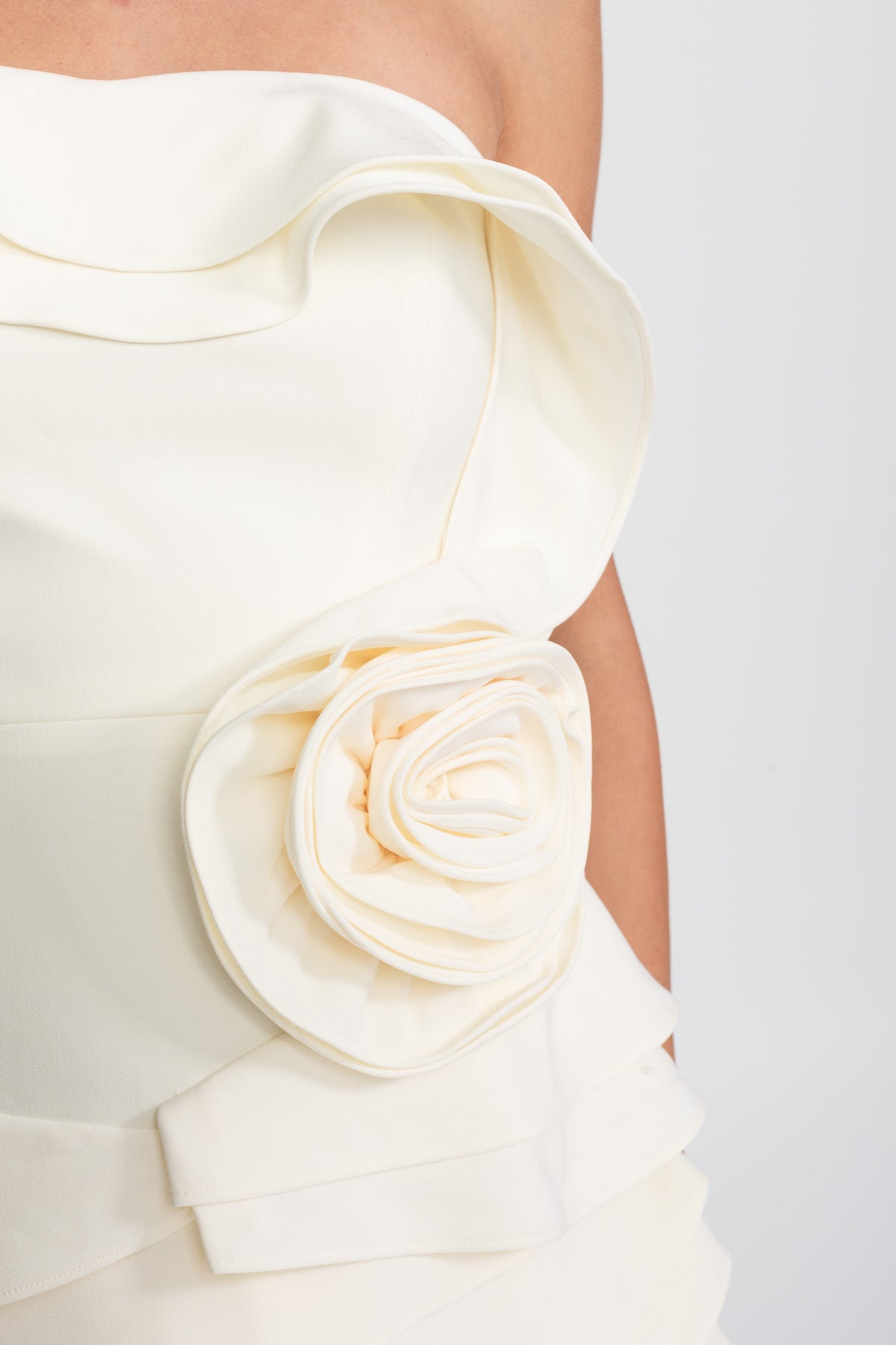 Strapless Rosette Ruffle Mini Dress With Folded Bodice - Ivoire