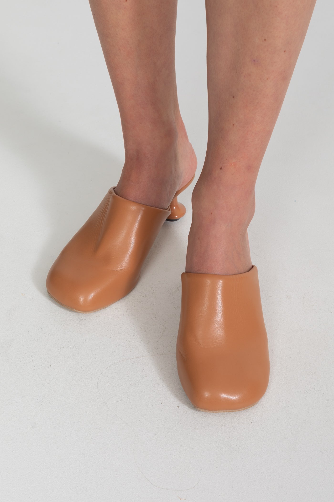 Sculptural Heel Mules With Rounded Square Toe – Camel