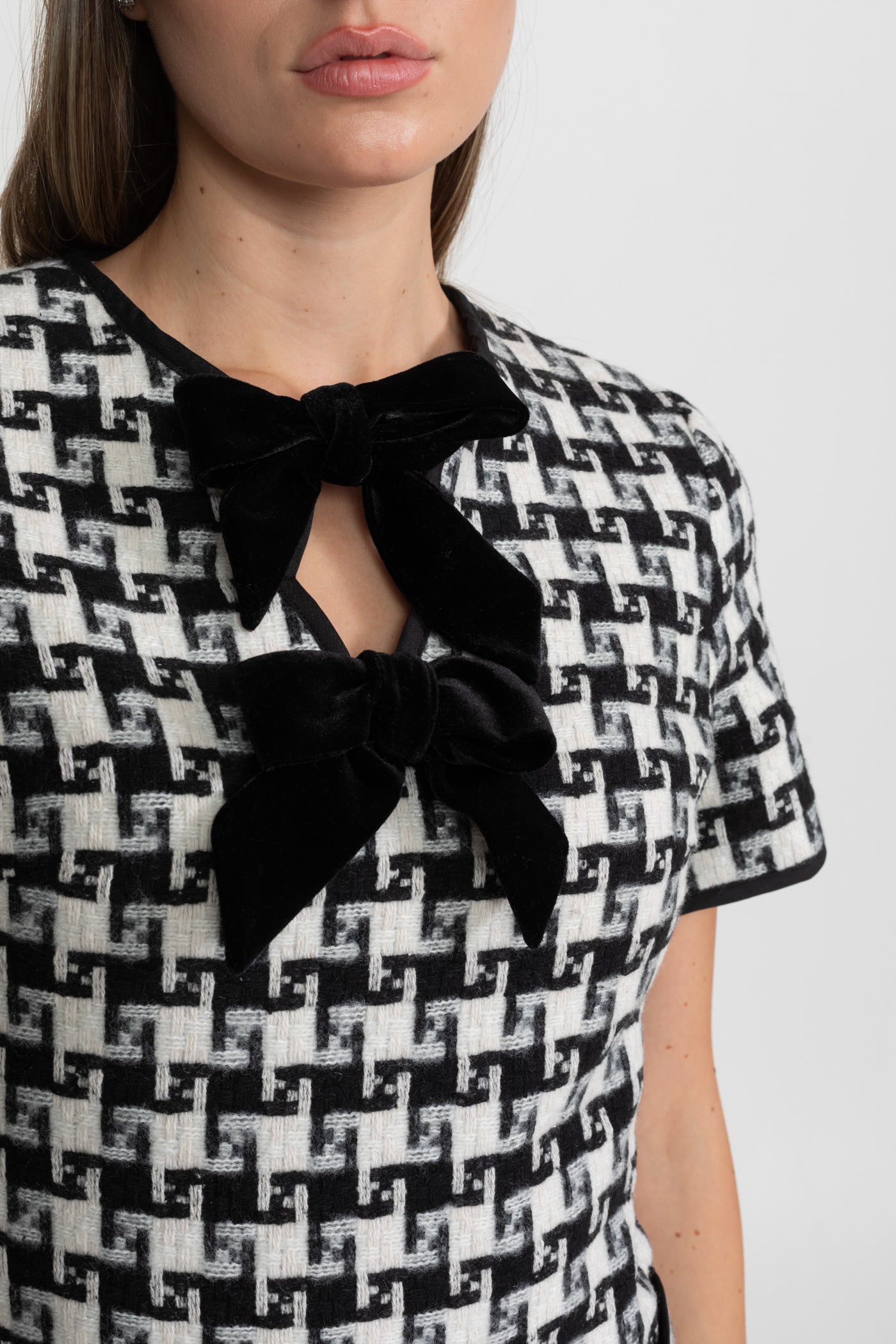 Velvet Bow Tweed Mini Dress With Check Pattern – Black And White