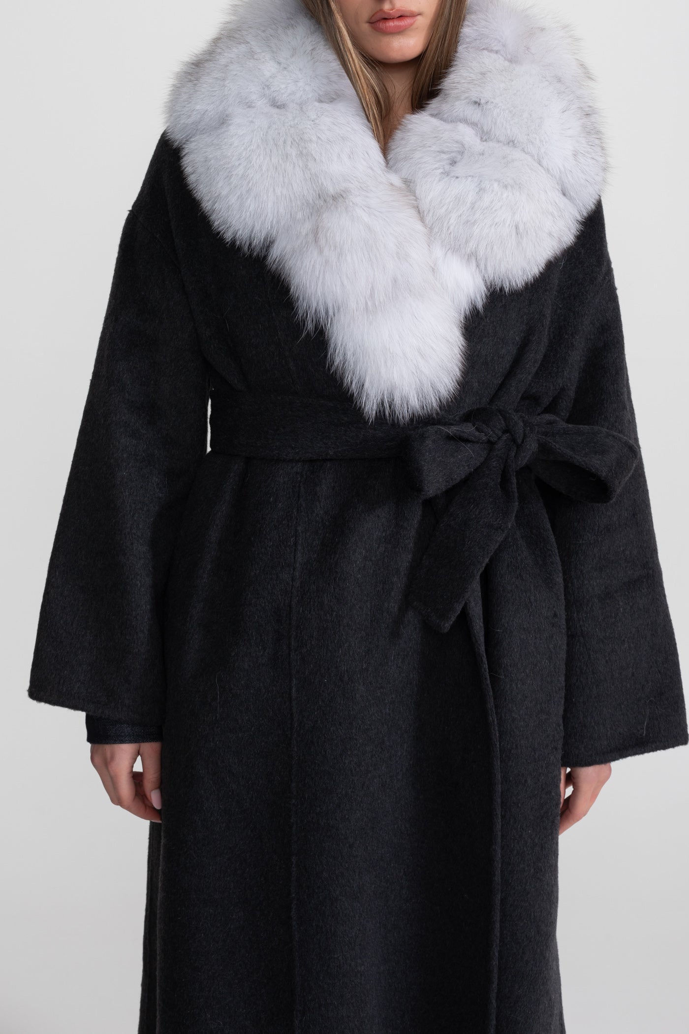 Wool Wrap Coat with Fox Fur Collar And Tie Belt – Black/Gray