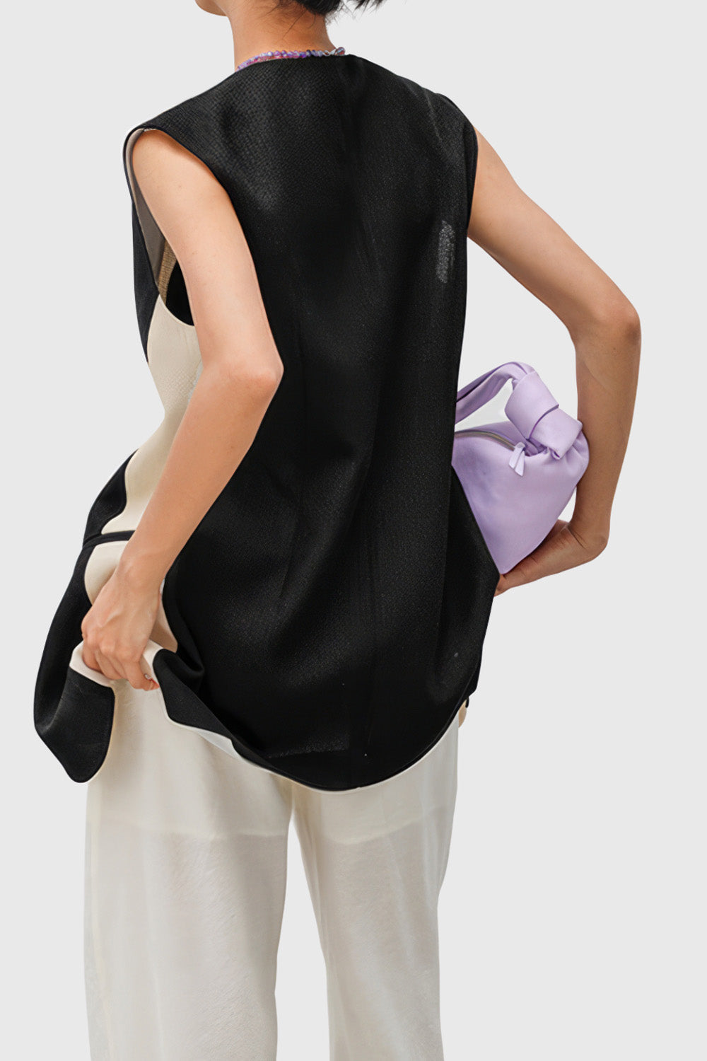 Vest in 2 Colors - Black & White